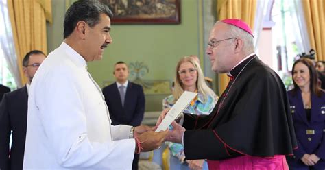 Nicol S Maduro Recibi Las Cartas Credenciales Del Nuevo Nuncio