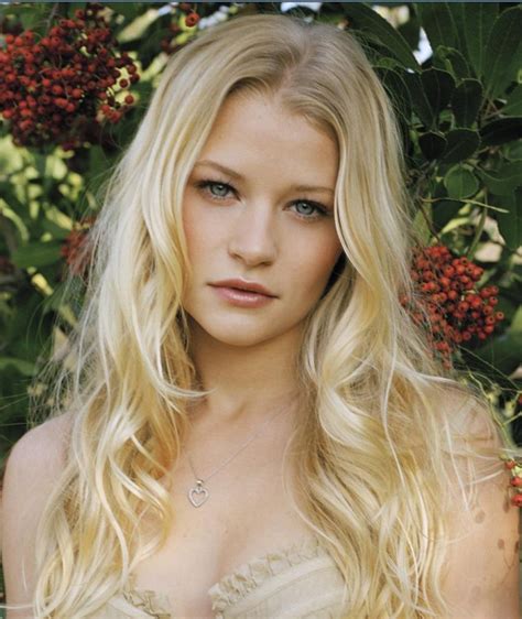 Emilie De Ravin Artofit