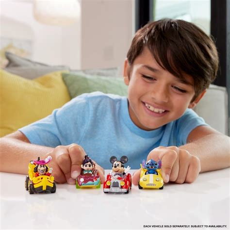 Hot Wheels Racerverse Veh Culo Fundido A Presi N Con Controlador Vanellope Escala Yaxa