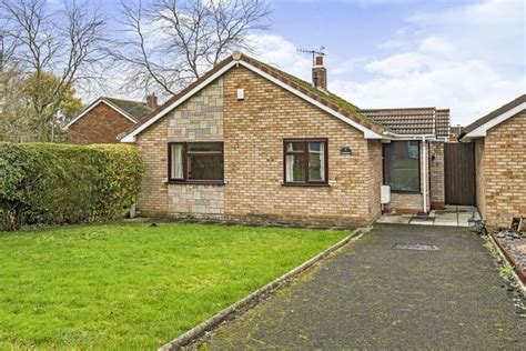 Pinewood Walk Kingswinford Dy6 2 Bedroom Detached Bungalow For Sale