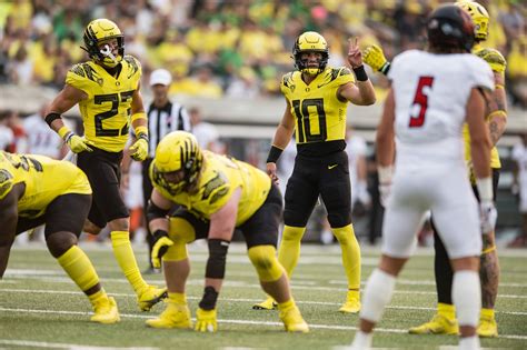 Bo Nix has ‘full rein’ of Oregon Ducks offense under Kenny Dillingham ...