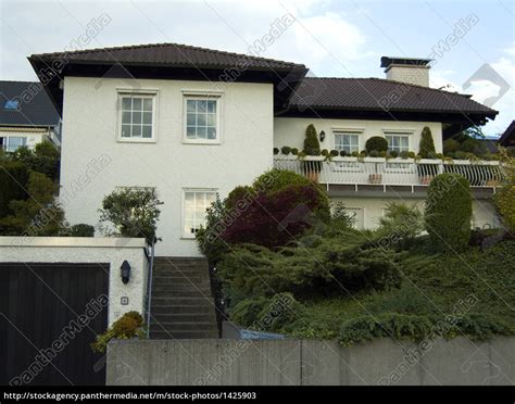 detached detached house - Royalty free image - #1425903 | PantherMedia ...