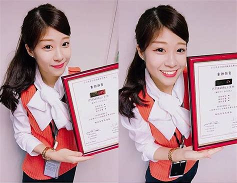 L T B Ng Ph C C N Ng Nh N Vi N Ng S T Khoe Body G I C M Nhan S C Hot Girl Xinh B T Ng