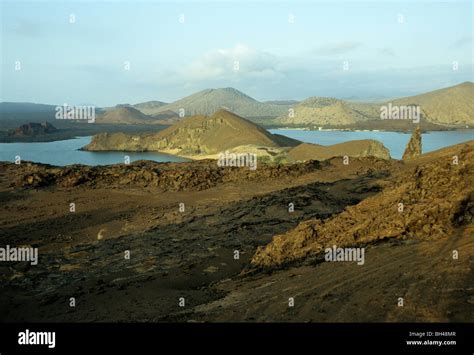 Sullivan Bay and Pinnacle Rock in the morning light on Bartolomé Island