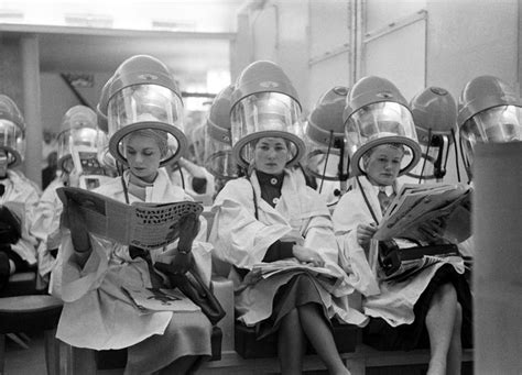 Femmes Sous Les Casques 1953 Vintage Hair Salons Vintage Beauty