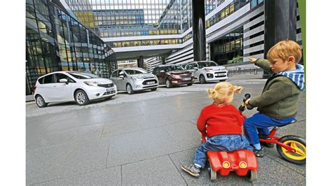 Nissan Note vs Citroën C3 Ford B Max Skoda Roomster