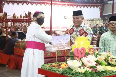 Pagelaran Wayang Kulit Ramaikan Hari Jadi Gereja Santo Petrus Kantor