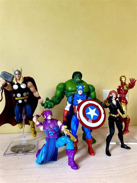 My Classic Avengers lineup : r/MarvelLegends