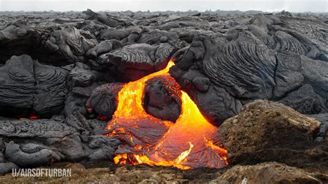 A lava flow I saw in Iceland a few years ago [OC] [5184x2920] : r/FirePorn