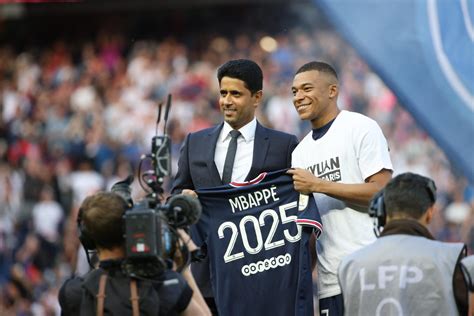 Plus de 600 millions d euros en 3 ans le contrat record de Mbappé au PSG