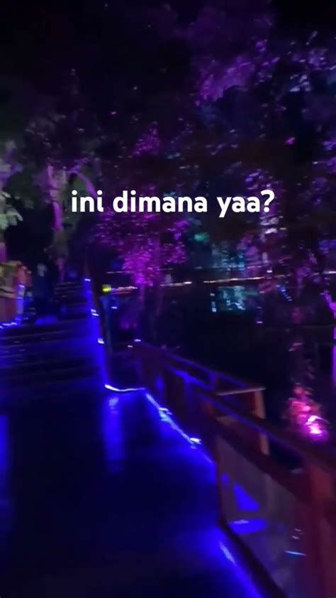 Berjalan Di Gelapnya Malam Dengan Hiasan Lampu Yang Indah Youtube