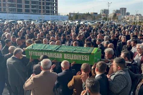 CHP li Burcu Köksal ın vefat eden babası toprağa verildi Siyaset