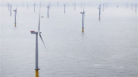 Worlds Largest Offshore Wind Farm With 175 Siemens Wind Turbines Inaugurated Reve News Of The