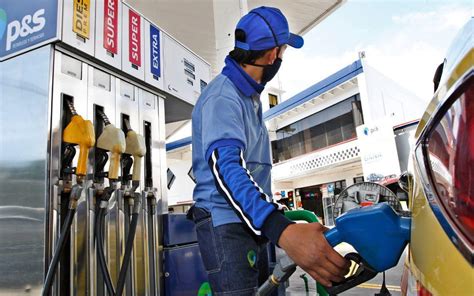 Sigue El Feroz Ajuste Cuánto Subirá La Nafta Tras El Aumento Del Impuesto A Los Combustibles