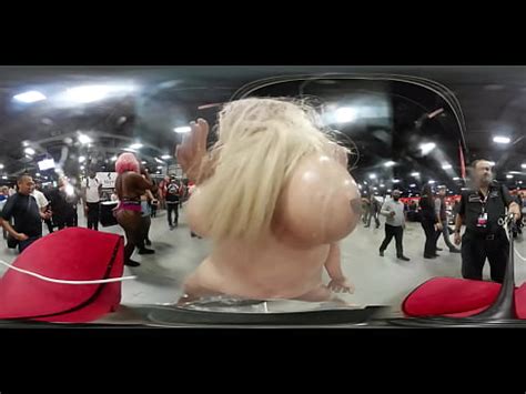 Vr Video Of Mannequins And Dolls At Exxxotica Nj Xvideos