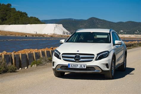 Playa Ses Salines Ibiza Famosos Y Buen Ambiente