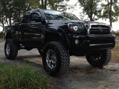 2005 Toyota Tacoma Wheel Offset Aggressive 1 Outside Fender