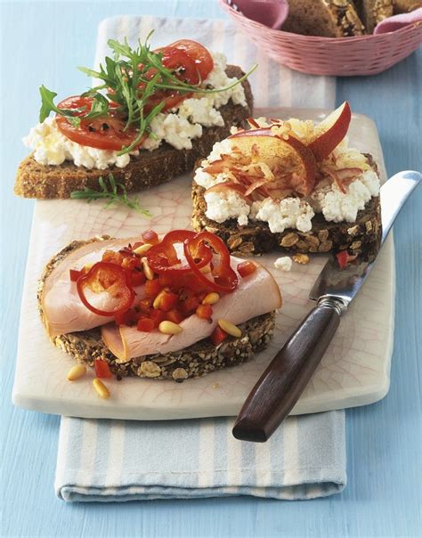 Belegte Brote mit Hüttenkäse und Putenbrust Rezept EAT SMARTER