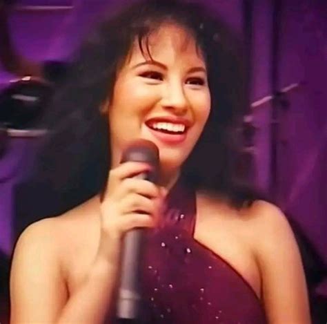 Pin De ᥴꪖꪻ᭙ꪖꪶᛕ 𝟣𝟫𝟫𝟧 En ꪶꫀ ᠻꪖçꪮꪀ Selena Quintanilla Selena Fotos De Selena