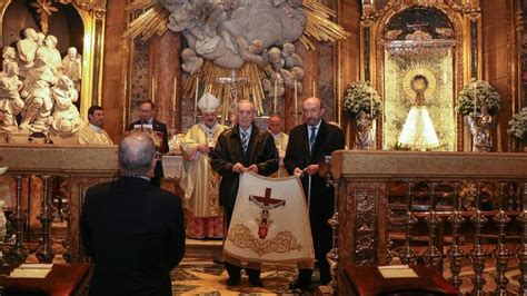 As Es El Nuevo Manto De La Virgen Del Pilar De Zaragoza