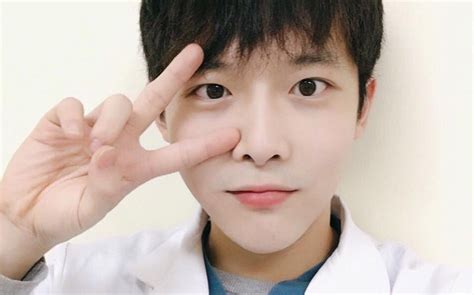 HOT BOY HÀN QUỐC tin tức Mới nhất Dân mạng săn lùng chàng thực tập sinh Hàn Quốc điển trai