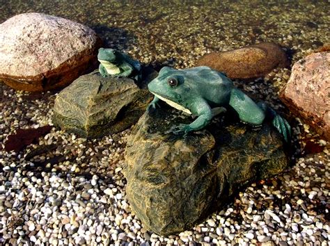 Садовая фигура «Лягушка большая». Садовый декор оптом