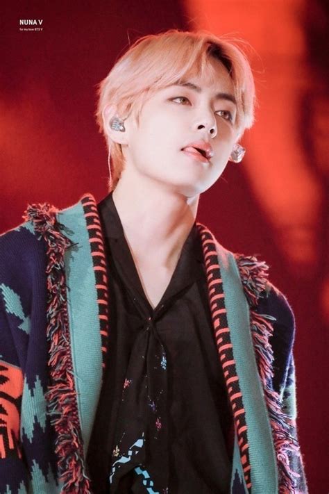 Potret Seksi V BTS Atau Kim Taehyung Yang Hot Menggoda