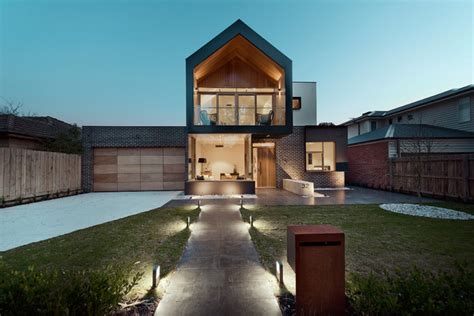 Houzz Tour: A Modern Gable Design for 3 Generations