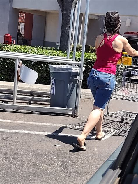 Gorgeous Latina Milf Short Shorts Parking Lot Short Shorts Volleyball Forum