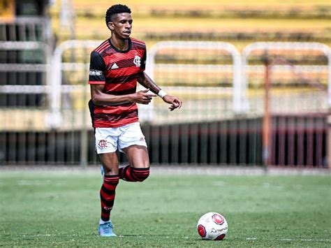 Clube Paulista Faz Proposta Por Atacante Do Flamengo