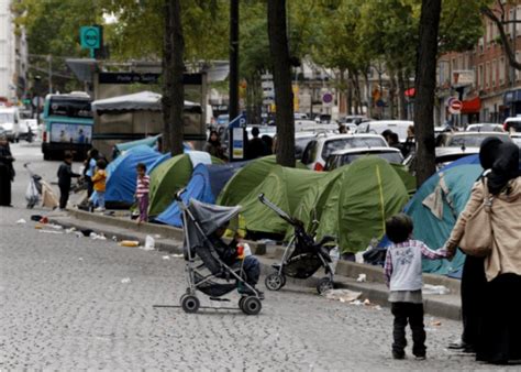 France Braces Up To Remove Migrants From Streets Of Paris After Numbers