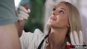 Un Pompino Sciatto Durante L Esame Fisico Da Parte Della Dottoressa Emma Hix Tettona XVIDEOS