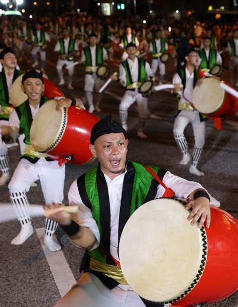 勇壮に道じゅねー 4年ぶりの全島エイサーが開幕 9日は沖縄市青年祭り、10日に本祭47news（よんななニュース）