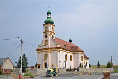 Kościół św Stanisława Biskupa i Męczennika ul Spółdzielcza