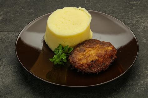 Premium Photo Mashed Potato With Homemade Cutlet