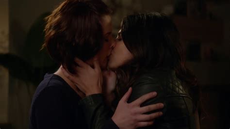 Naked Floriana Lima In Supergirl