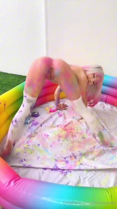 Dr Mym Teen Make A Paint While Use Dildo Solo