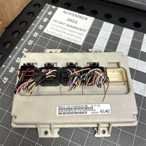 2005 2006 Dodge Caravan Body Control Module Bcm Oem P05026061ac Ebay