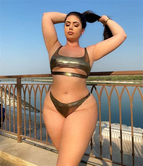 Hot Sexy Sammy Small Bikini Pics