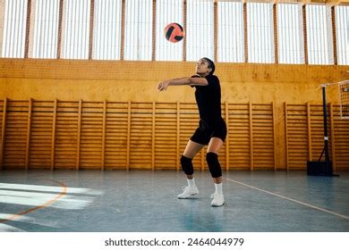 Free Teen Volleyball Stock Photos & Images | Pikwizard