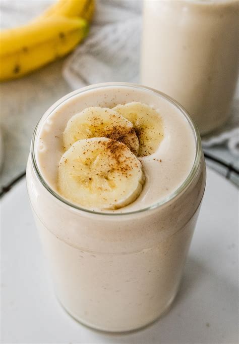 Easy Banana Smoothie 5 Ingredients The Daily Inserts