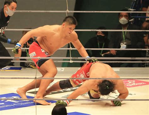 ＜rizin37＞スダリオ剛（左）がパンチ一発で関根“シュレック”秀樹をko（撮影・篠原岳夫） ― スポニチ Sponichi Annex 格闘技