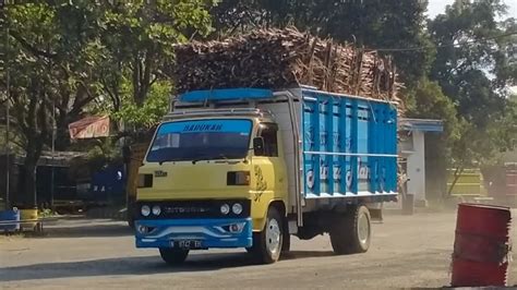 Aktivitas Bongkar Muatan Tebu Di Pabrik Gula Kebon Agung Malang YouTube