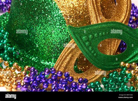 Closeup Of Mardi Gras Masks Hat And Beads Stock Photo Alamy