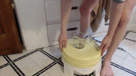 Yellow Pee In A Measuring Cup WMV Hot Redhead Squirting Milf Clips Sale