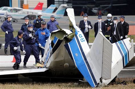 小型機墜落 ：航空事故調査官が八尾空港の滑走路を検証 写真特集48 毎日新聞