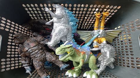 Hunting Found Kingkong Axe Vs Godzilla And Mecha Robot Godzilla