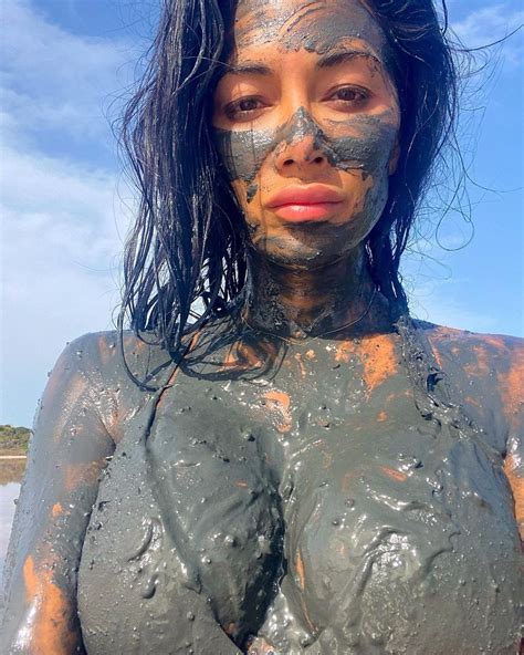 Nicole Scherzinger Almost Naked In Mud At Ibiza Photos The Fappening