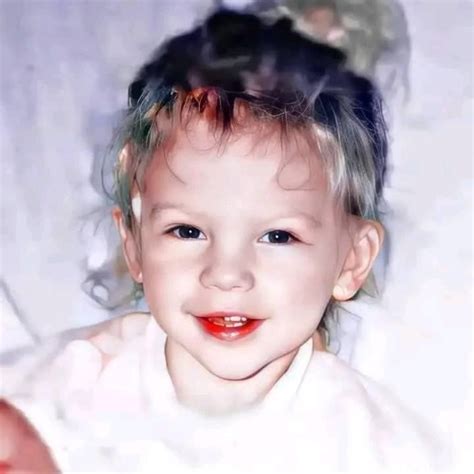 Taylor Swift in 2022 | Taylor swift, Swift, Baby face