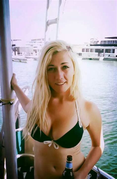 6 Hot Lindsay Elyse Bikini Pics